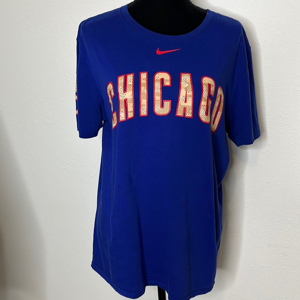 Nike size Large CHICAGO short sleeved blue t-shirt